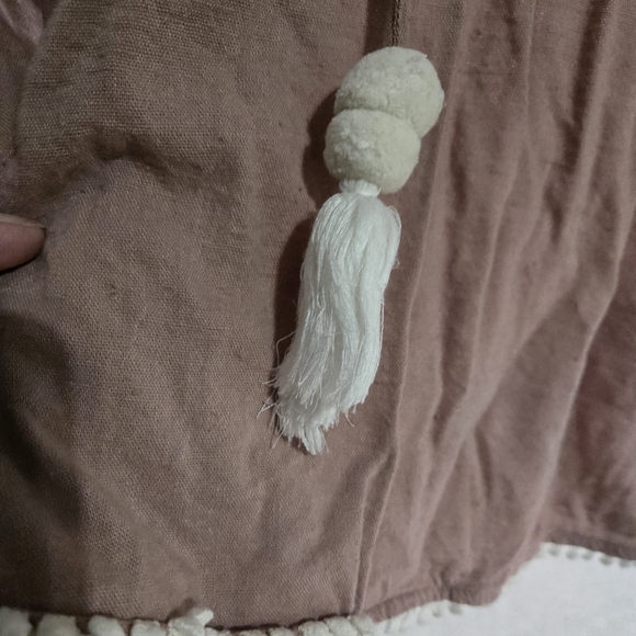 Show Me Your Mumu M Mauve Tasseled Pom-Pom V-Neck Bell Sleeve Tunic Blouse - Picture 2 of 7